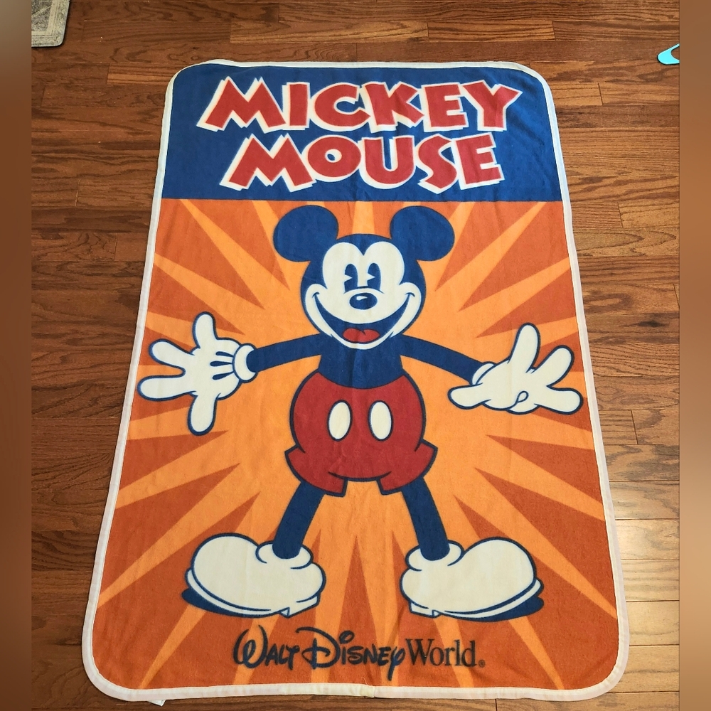 Authentic Original Disney Parks‎ Fleece Mickey Mouse Throw Blanket